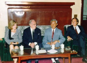 Mrs. Sackler, Dr. Sackler, Dr. Ding Shisun and U.S. Ambassador Winston Lord