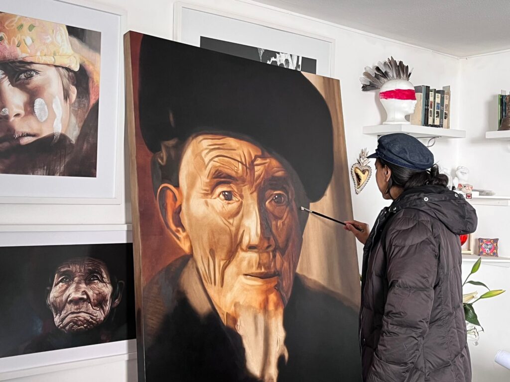 Patricia Guzmán in her studio